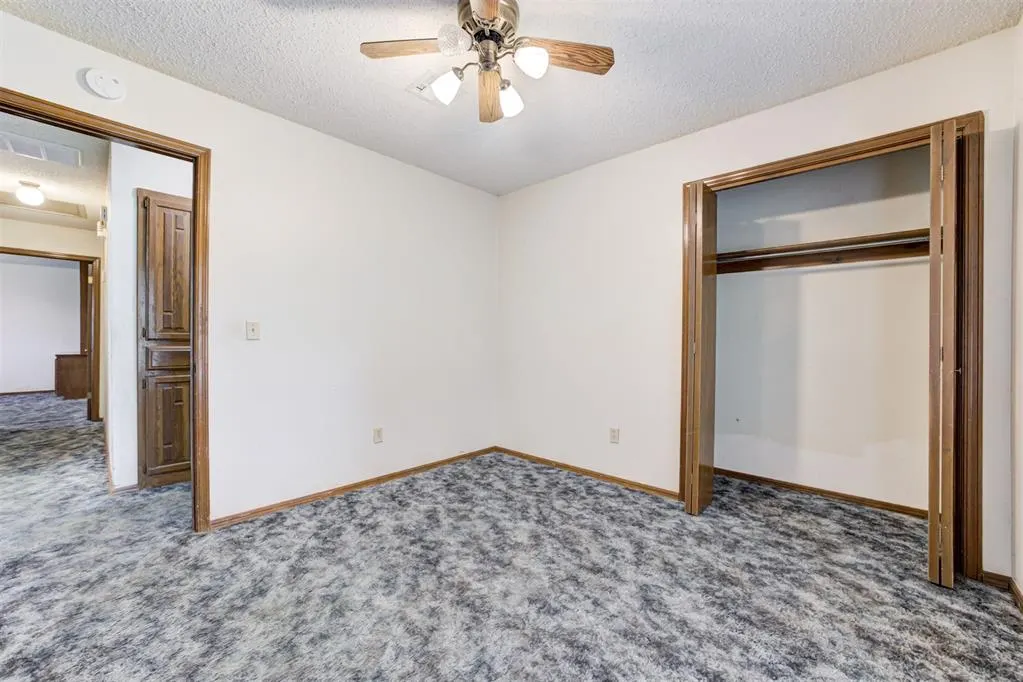 Photo 32 — 2301 S Manor Road, Yukon, OK 73099