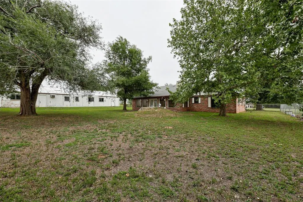 Photo 38 — 2301 S Manor Road, Yukon, OK 73099