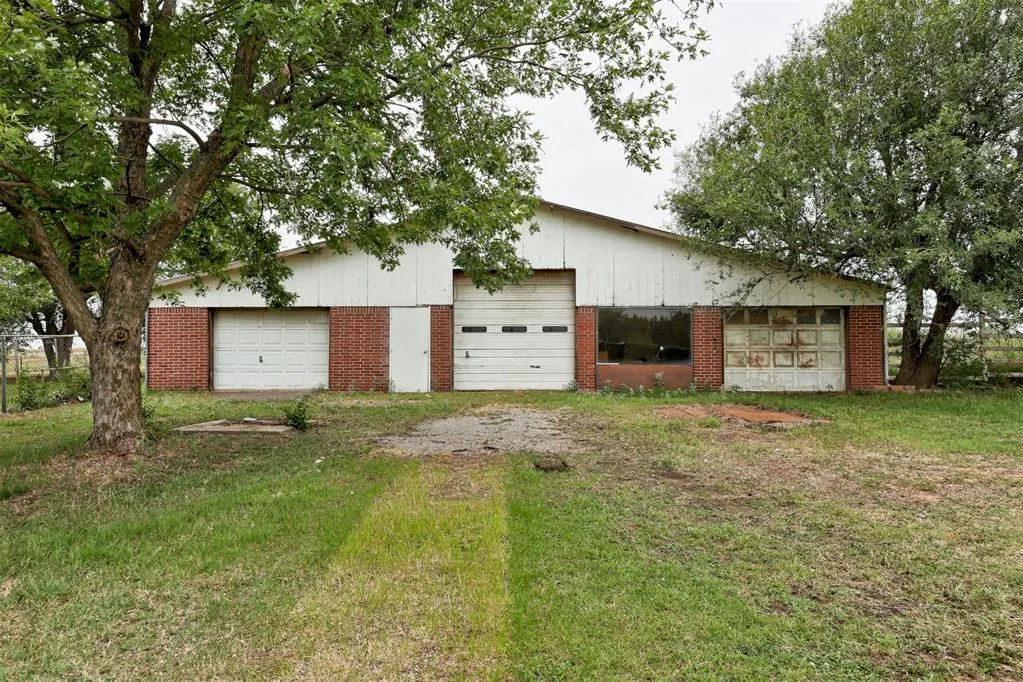 Photo 40 — 2301 S Manor Road, Yukon, OK 73099