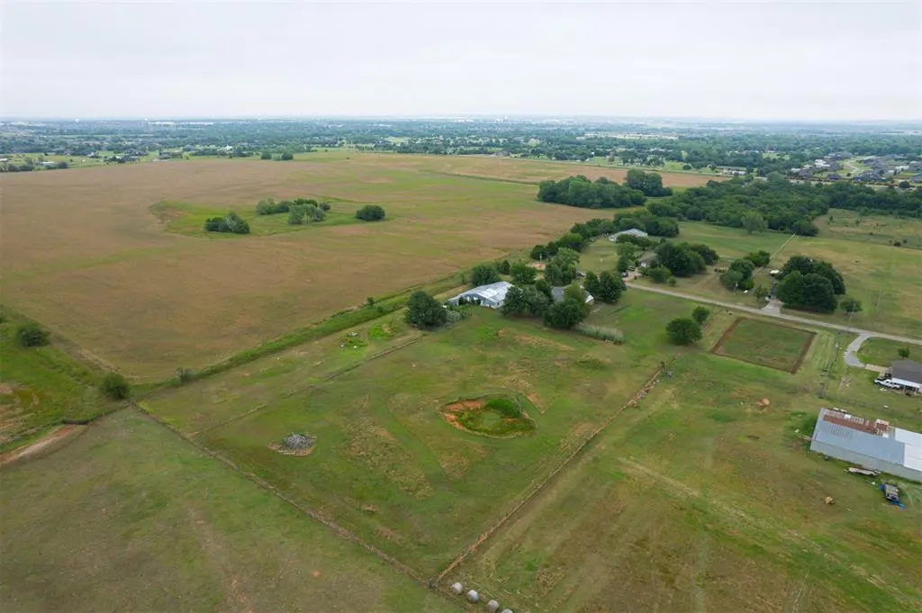 Front exterior — 2301 S Manor Road, Yukon, OK 73099