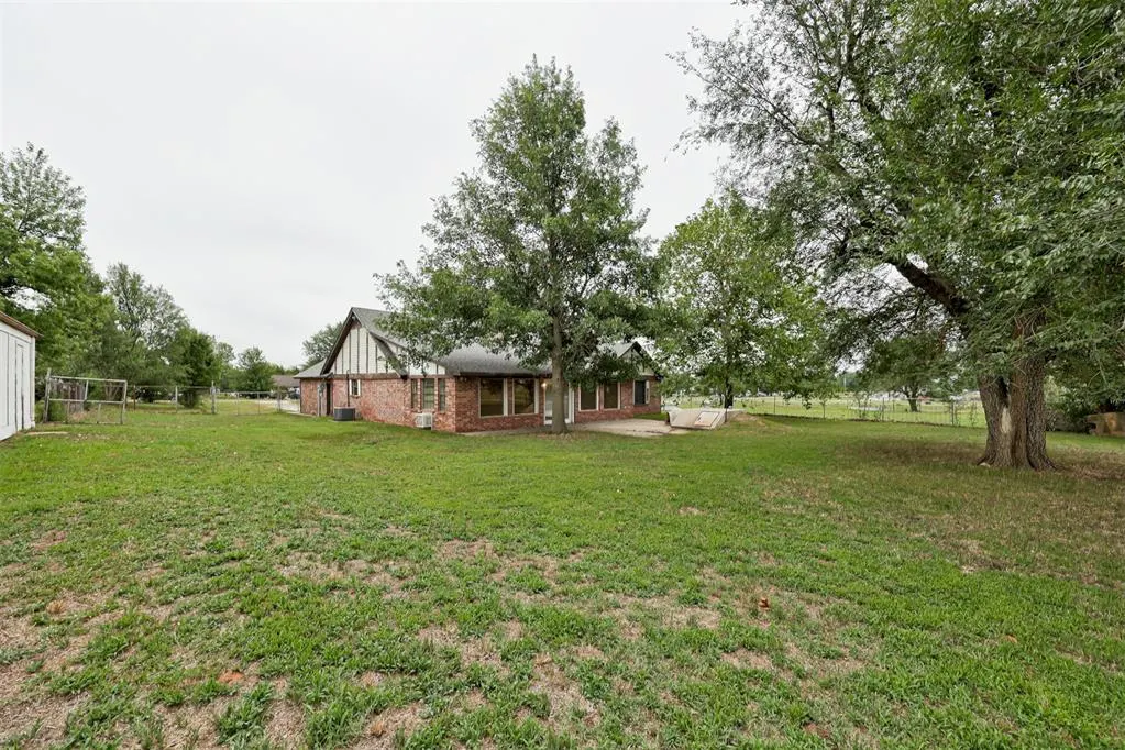 Photo 45 — 2301 S Manor Road, Yukon, OK 73099
