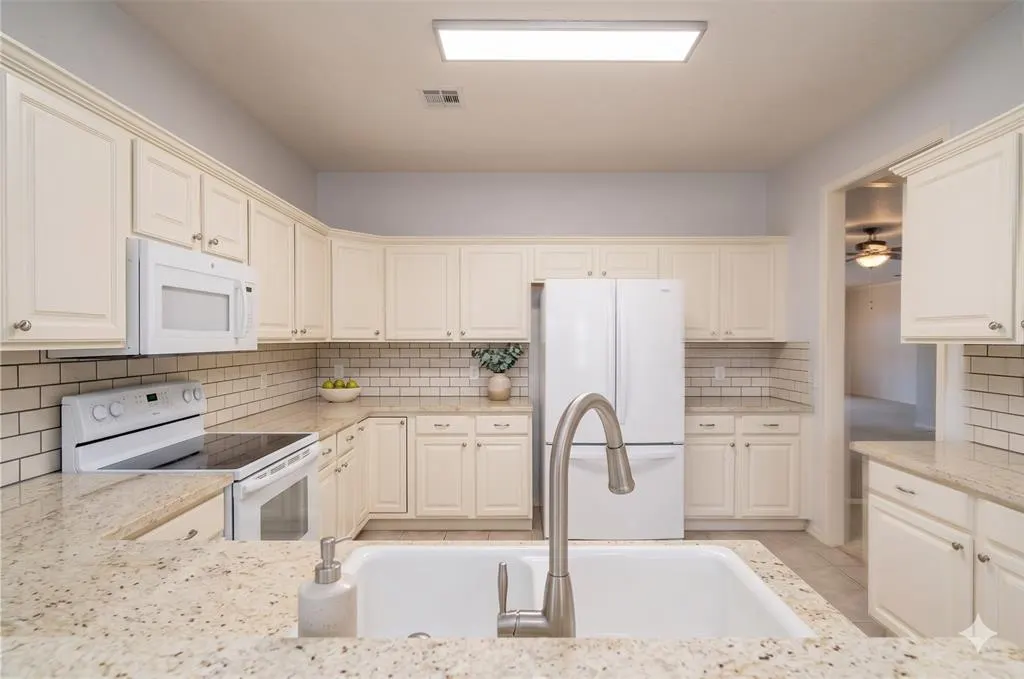 Photo 9 — 1920 NW 160th Place, Edmond, OK 73013