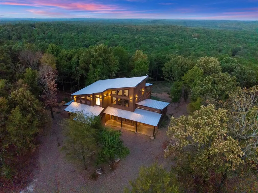 Front exterior — 429 Woodland Bluff Trail, Broken Bow, OK 74728