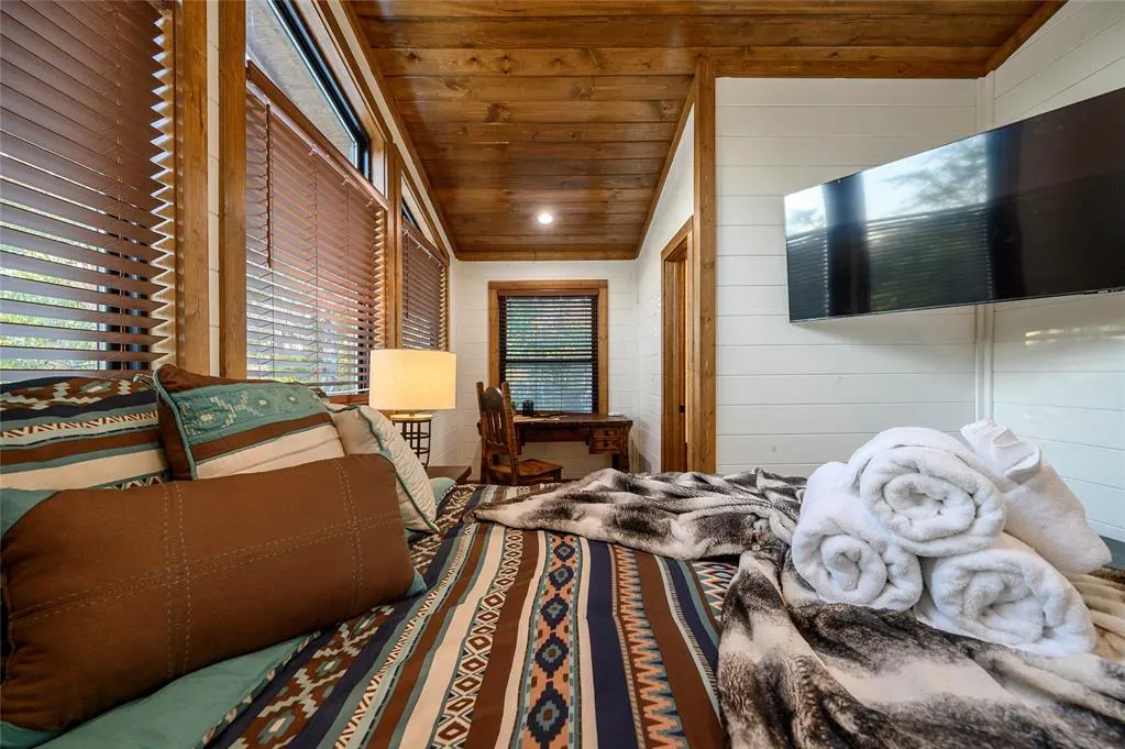 Photo 34 — 429 Woodland Bluff Trail, Broken Bow, OK 74728