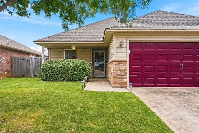 Photo 2 — 19501 Vista Avenue, Edmond, OK 73012