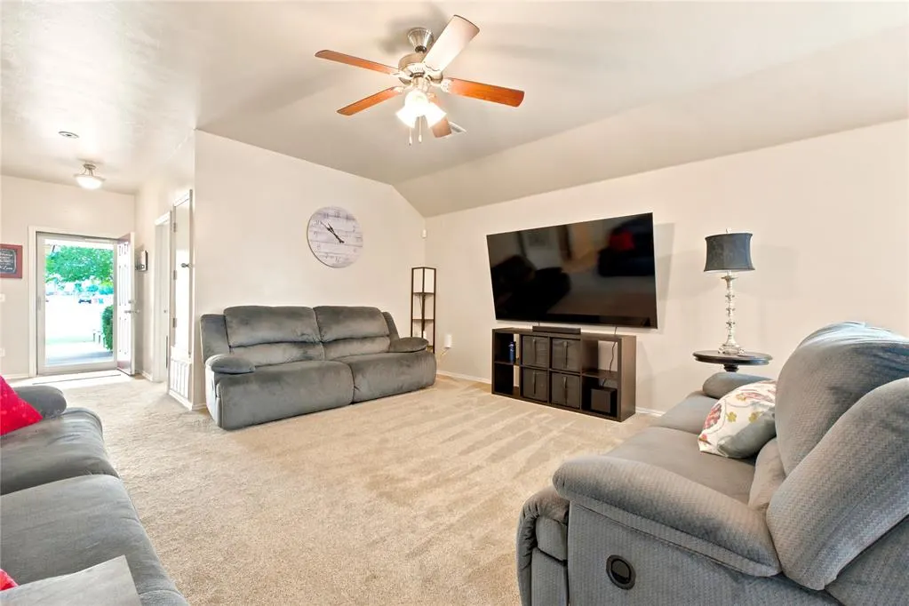 Photo 7 — 19501 Vista Avenue, Edmond, OK 73012