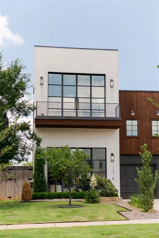 Photo 3 — 137 NE 14th Street, Oklahoma City, OK 73104