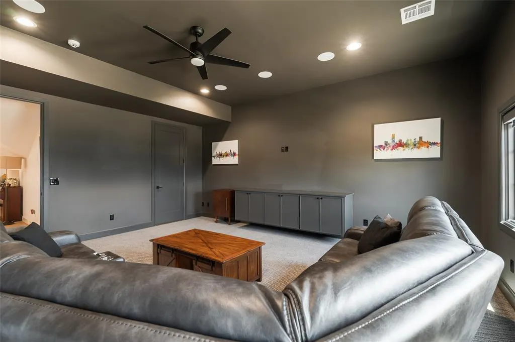 Photo 32 — 137 NE 14th Street, Oklahoma City, OK 73104