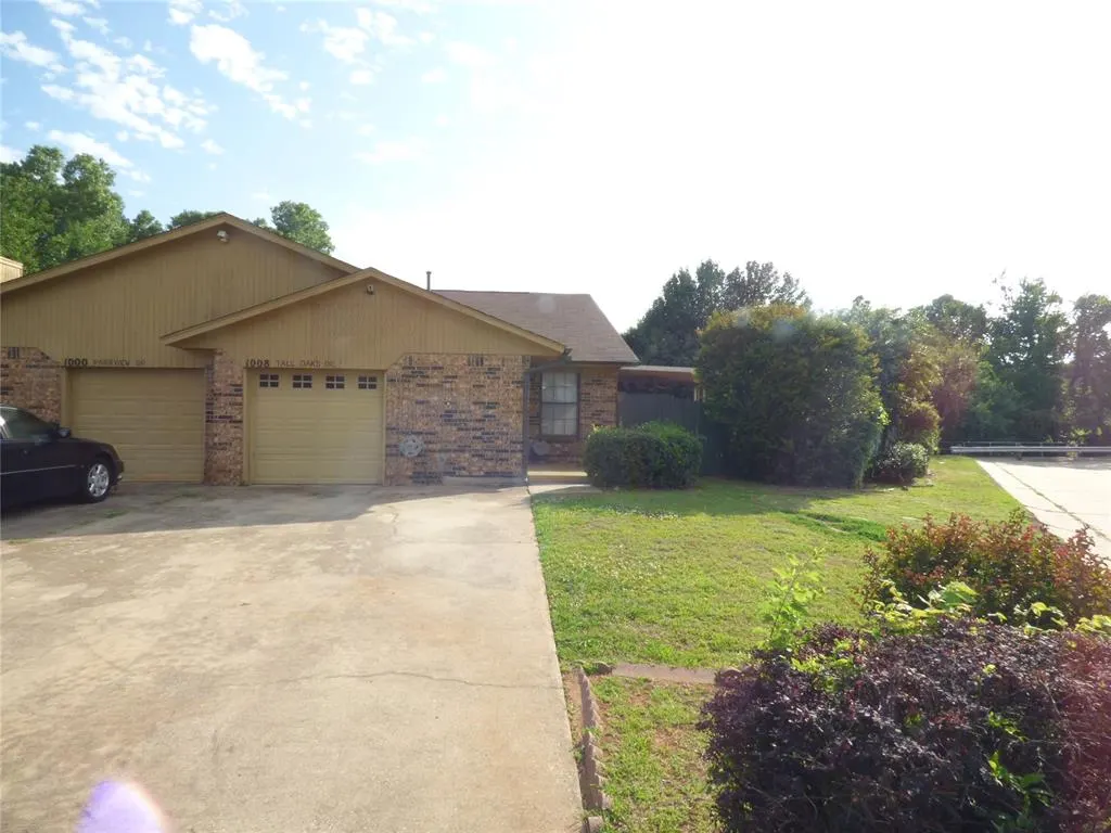 Photo 3 — 1008 Tall Oaks Drive, Midwest City, OK 73110
