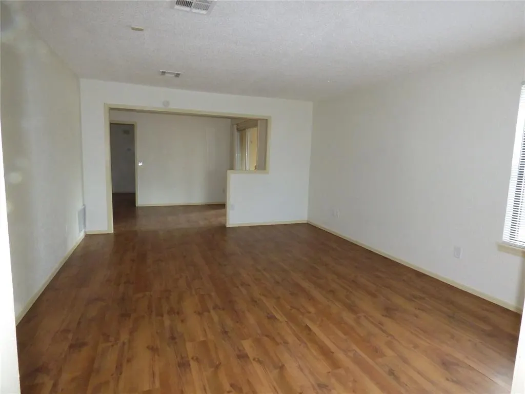 Photo 4 — 1008 Tall Oaks Drive, Midwest City, OK 73110