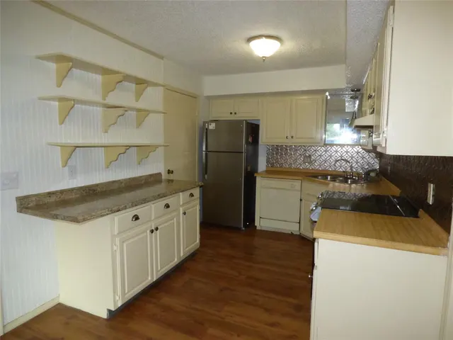 Photo 7 — 1008 Tall Oaks Drive, Midwest City, OK 73110