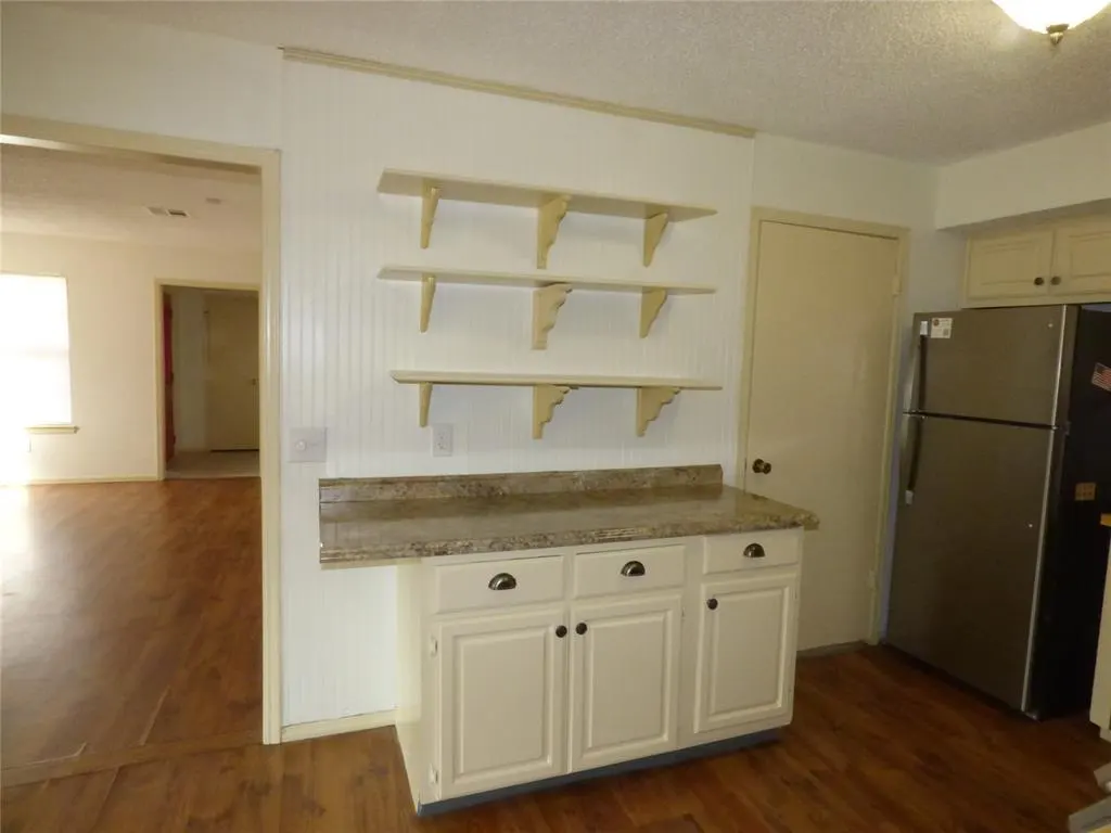 Photo 10 — 1008 Tall Oaks Drive, Midwest City, OK 73110