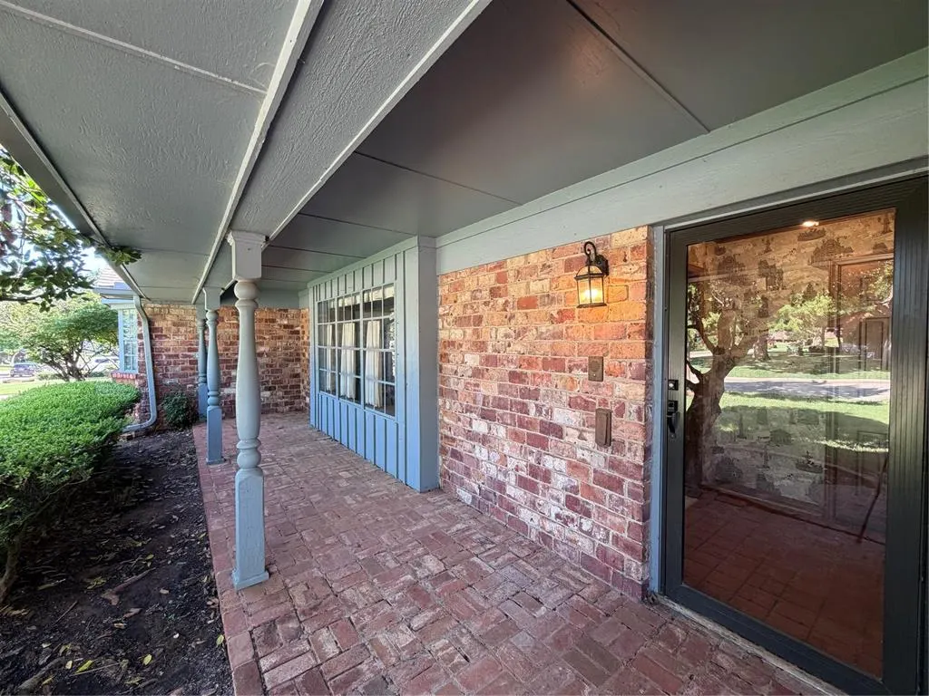 Photo 2 — 6201 N Barnes Avenue, Oklahoma City, OK 73112