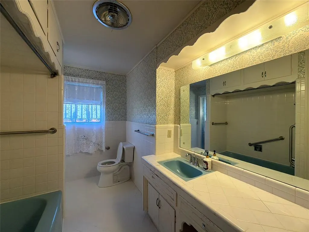 Photo 11 — 6201 N Barnes Avenue, Oklahoma City, OK 73112