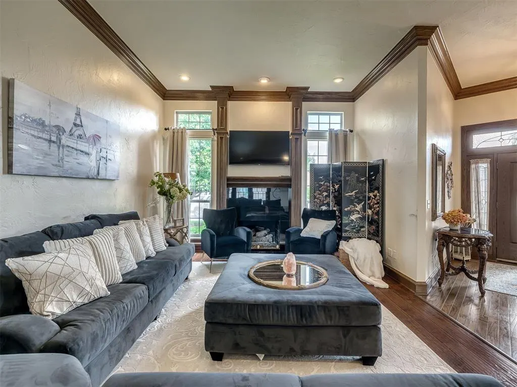 Photo 2 — 12513 Lorien Way, Oklahoma City, OK 73170