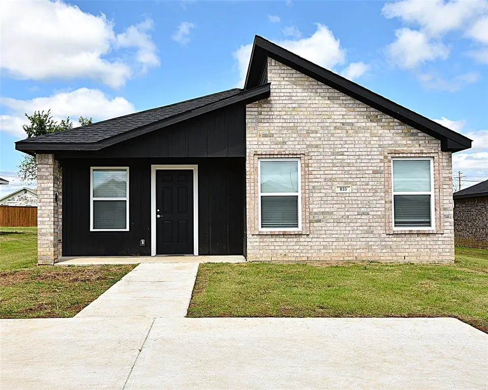 Front exterior — 833 Elm Street, Seminole, OK 74868