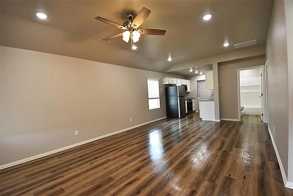 Photo 7 — 833 Elm Street, Seminole, OK 74868