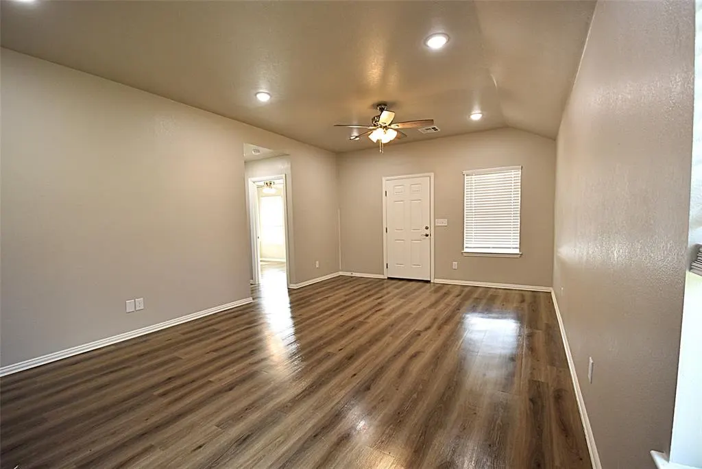 Photo 10 — 833 Elm Street, Seminole, OK 74868