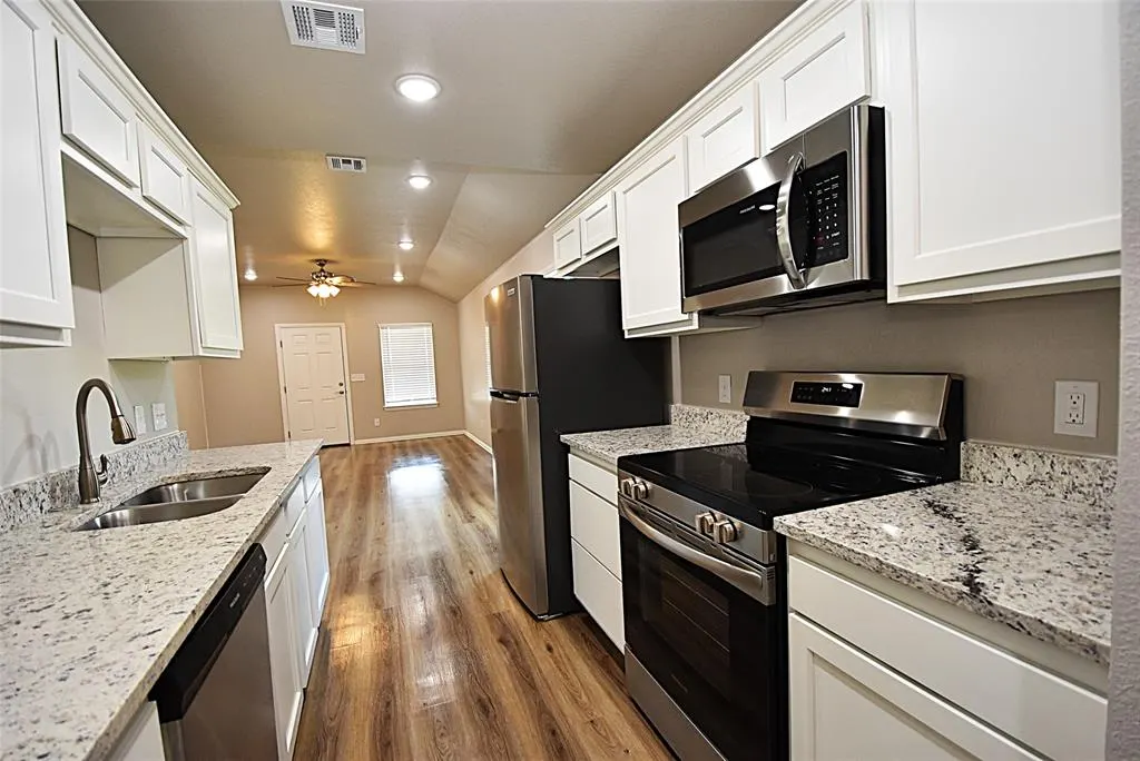 Photo 13 — 833 Elm Street, Seminole, OK 74868