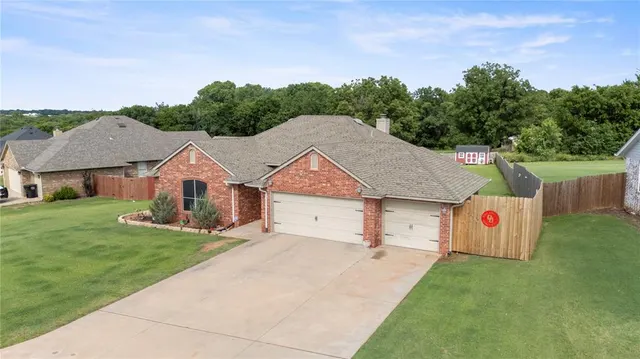 Photo 2 — 104 Woody Way, Washington, OK 73093