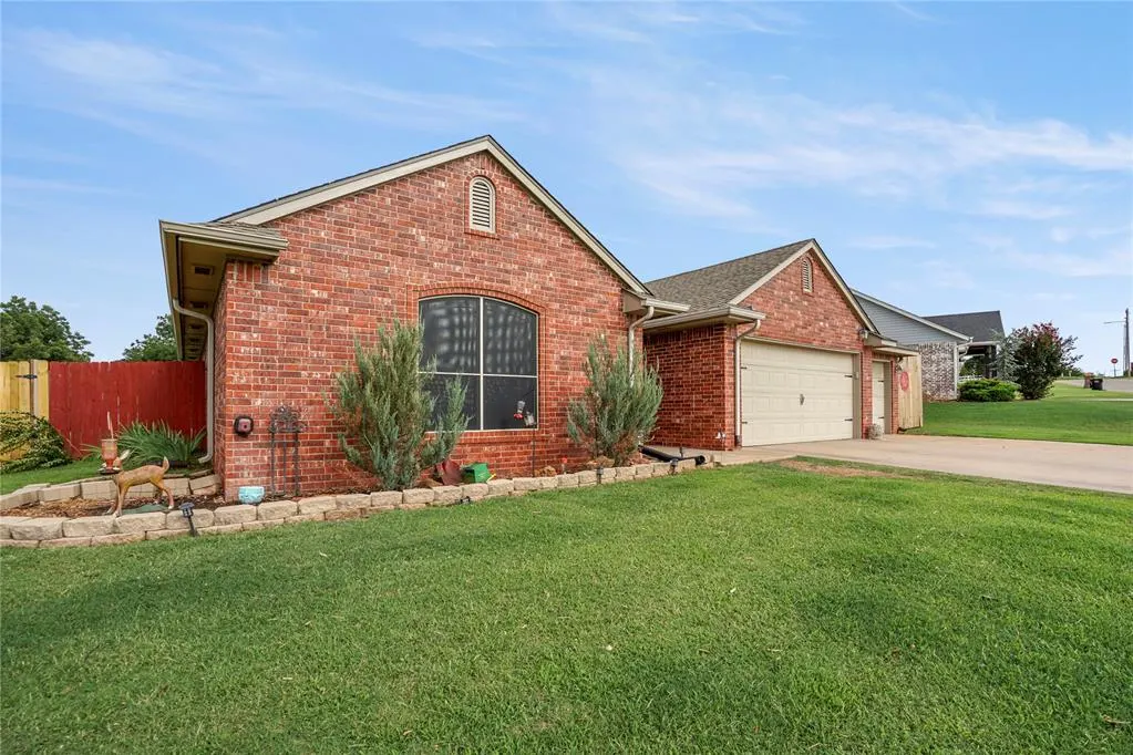 Photo 3 — 104 Woody Way, Washington, OK 73093
