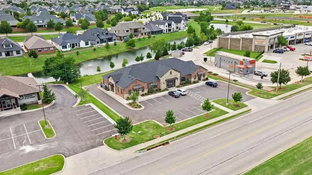 Photo 5 — 16319 N May Avenue, Edmond, OK 73013