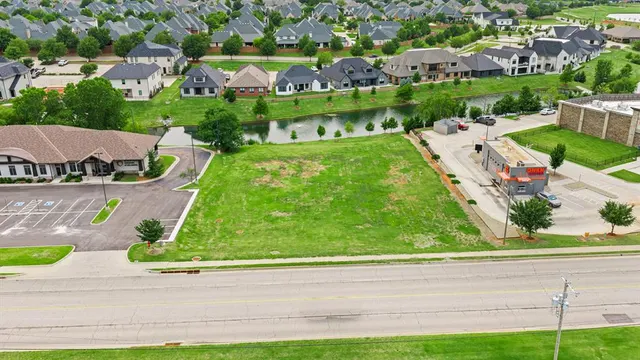 Photo 6 — 16319 N May Avenue, Edmond, OK 73013