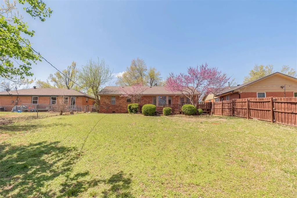Photo 5 — 10600 Sunnymeade Place, The Village, OK 73120