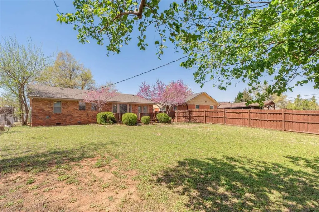 Photo 6 — 10600 Sunnymeade Place, The Village, OK 73120