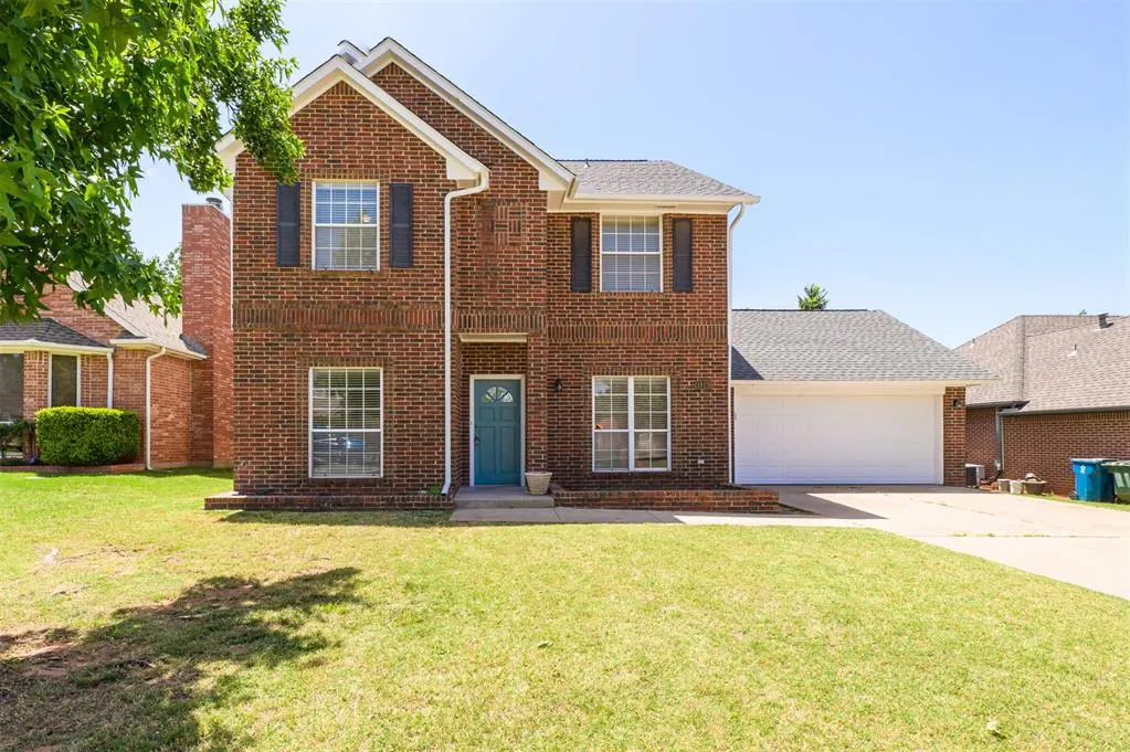 Photo 2 — 1829 Courtney Lane, Edmond, OK 73013