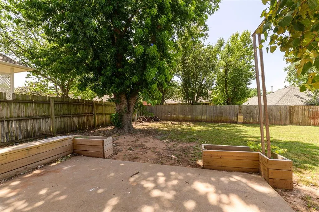 Photo 40 — 1829 Courtney Lane, Edmond, OK 73013