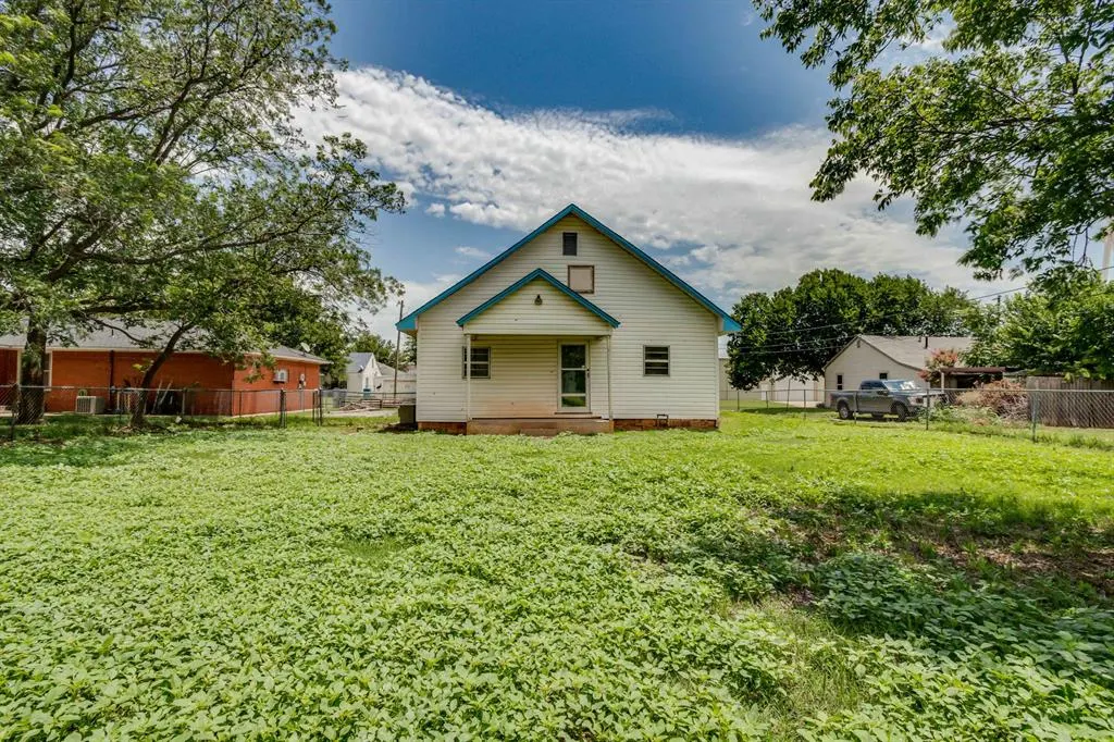 Photo 40 — 214 N Temple Street, Cordell, OK 73632