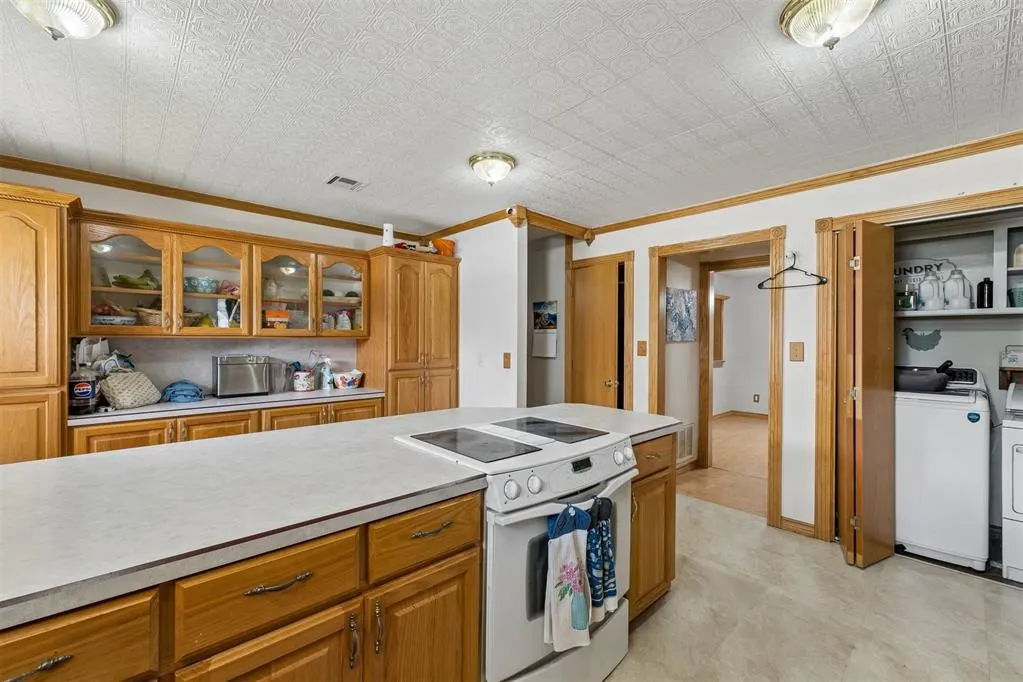 Photo 9 — 1008 W Washington Circle, Tecumseh, OK 74873