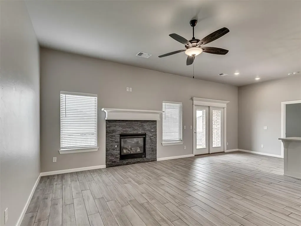 Photo 4 — 8324 Lambert Way, Edmond, OK 73034