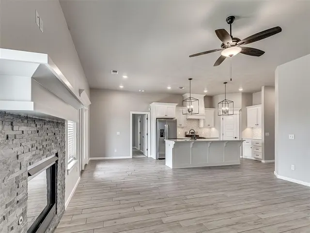 Photo 5 — 8324 Lambert Way, Edmond, OK 73034