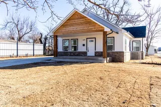 Sold home at 220 SE 42nd Street