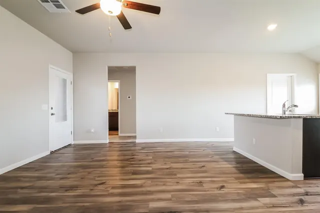 Photo 2 — 1617 Amaranth Lane, El Reno, OK 73036