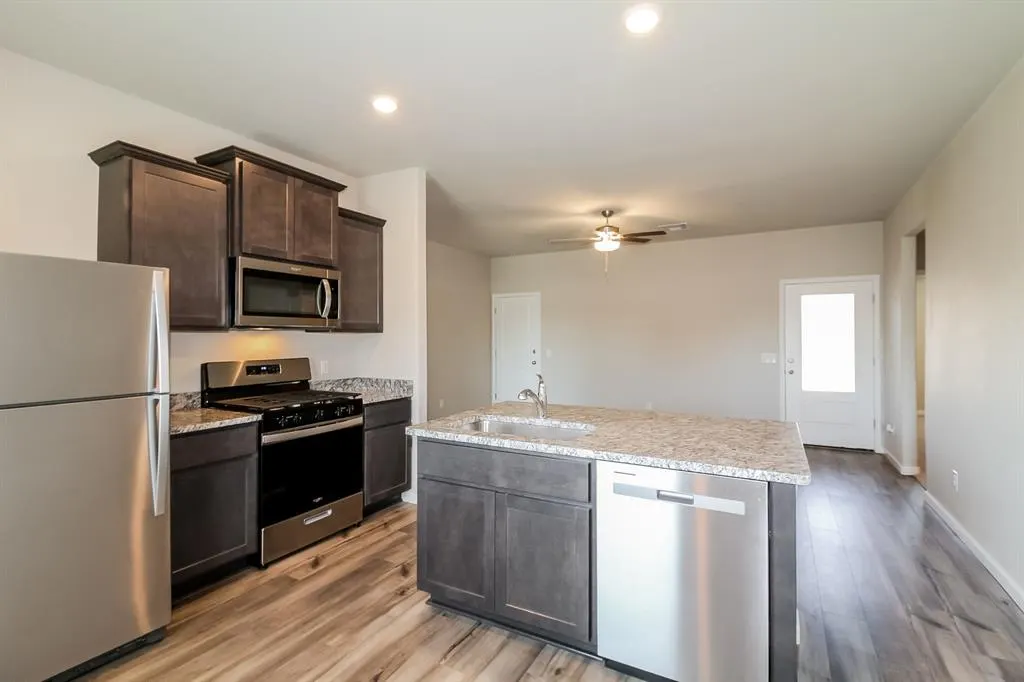 Photo 4 — 1617 Amaranth Lane, El Reno, OK 73036