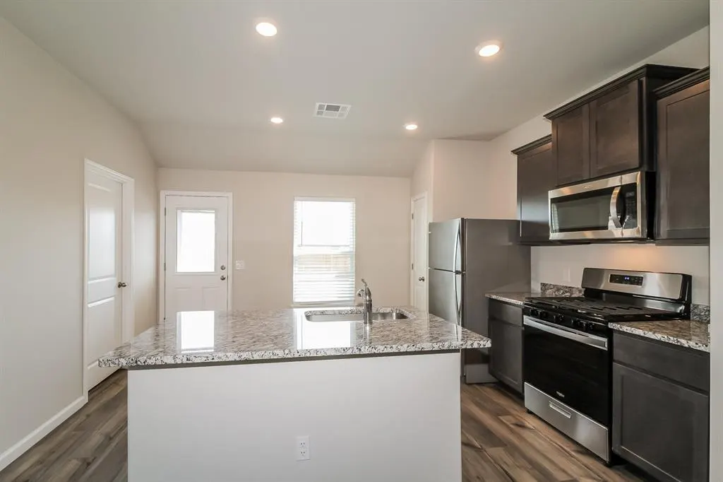 Photo 5 — 1617 Amaranth Lane, El Reno, OK 73036