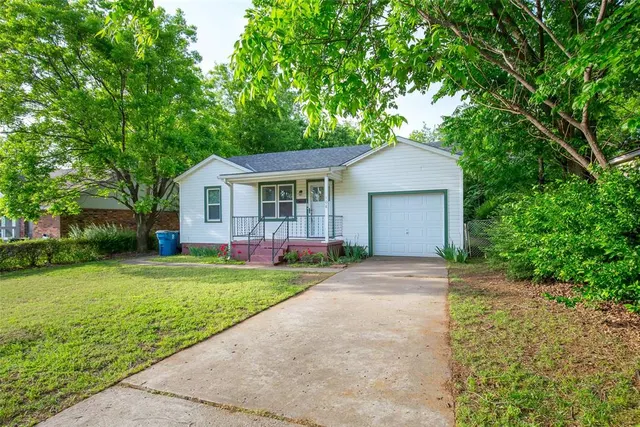 Photo 2 — 108 E 11th Street, Edmond, OK 73034