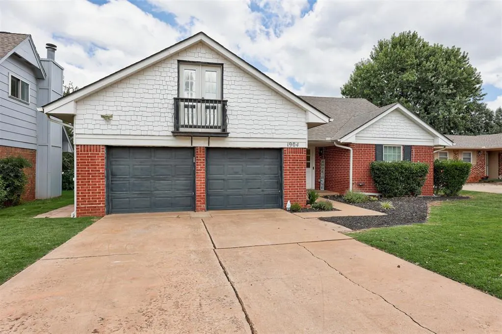 Photo 2 — 1904 Michael Drive, Edmond, OK 73013