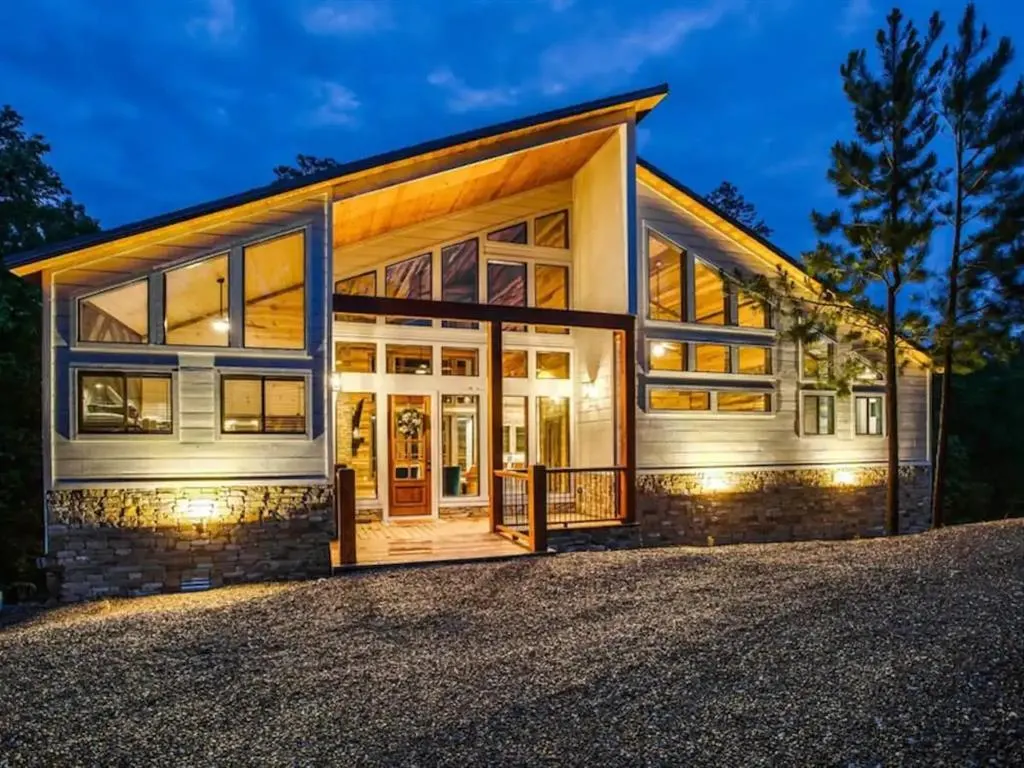 Front exterior — 1156 N Lukfata Trail Road, Broken Bow, OK 74728