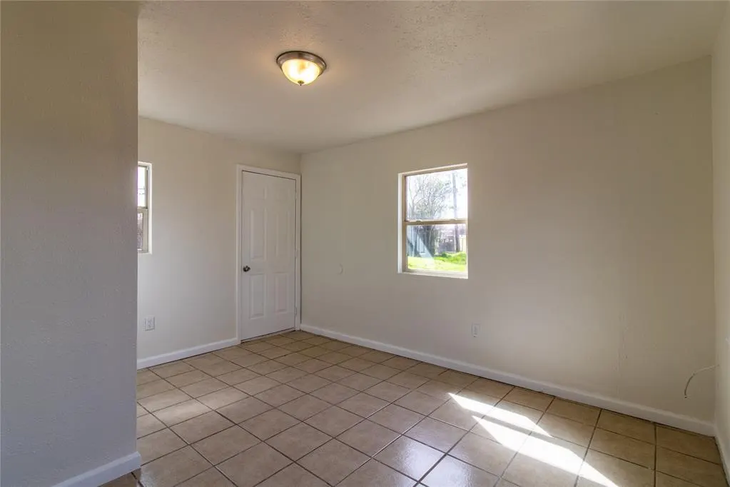 Photo 9 — 2512 SW 86th Street, Oklahoma City, OK 73159