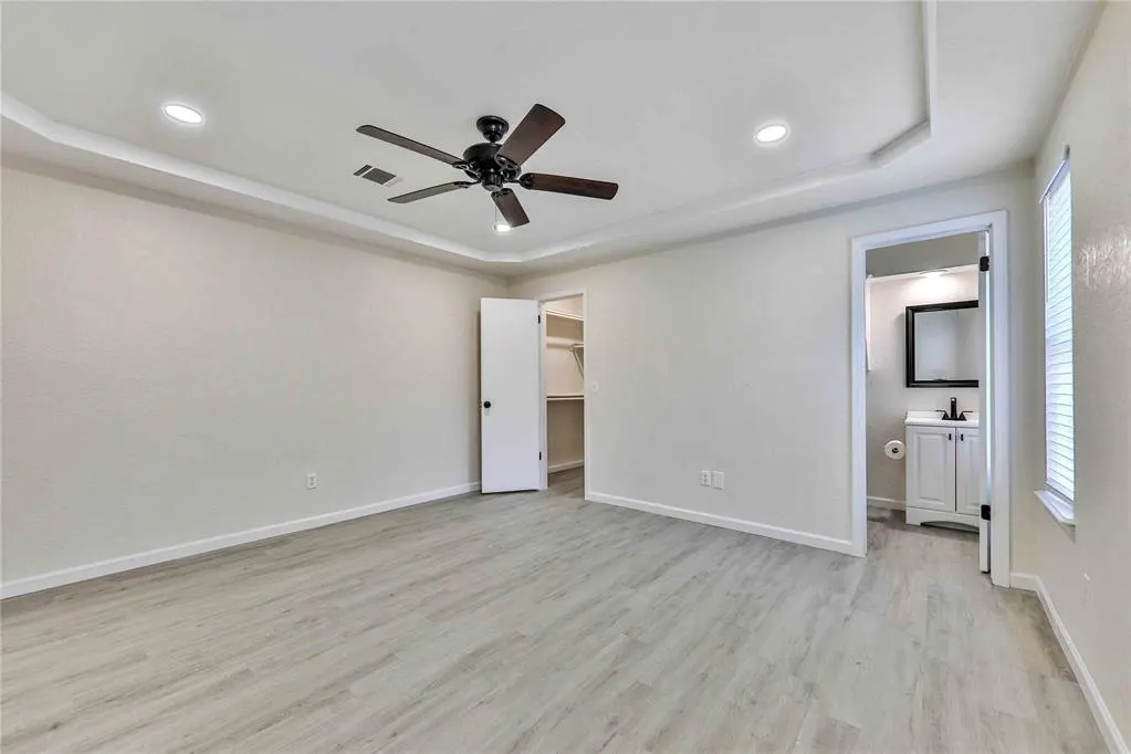 Photo 4 — 512 Morgan Drive, Moore, OK 73160