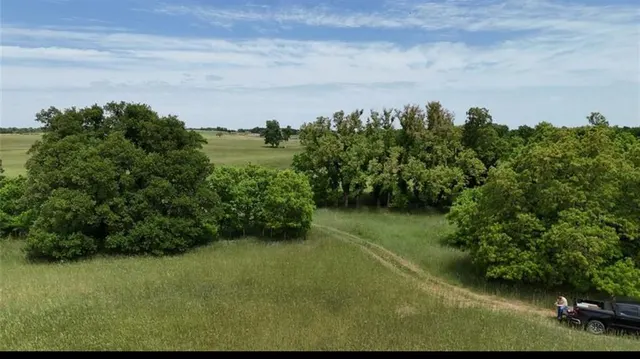 Photo 2 — N Broadway Road 7, Guthrie, OK 73044
