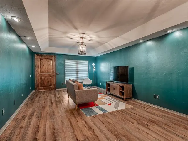 Photo 2 — 112 N Broadway Street, Crescent, OK 73028