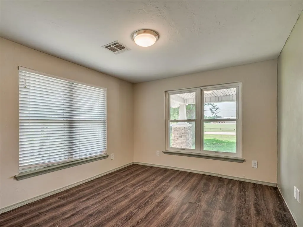 Photo 22 — 112 N Broadway Street, Crescent, OK 73028