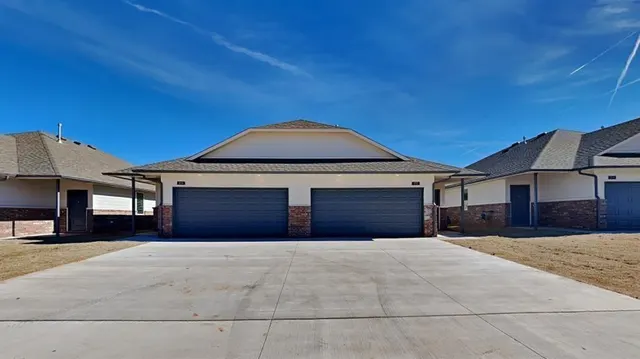 Photo 2 — 3714 Franks Way, Bethany, OK 73008