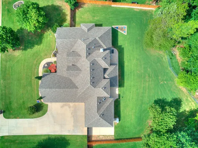 Photo 7 — 10649 Green Meadows Drive, Edmond, OK 73025