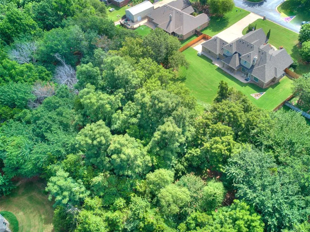 Photo 9 — 10649 Green Meadows Drive, Edmond, OK 73025